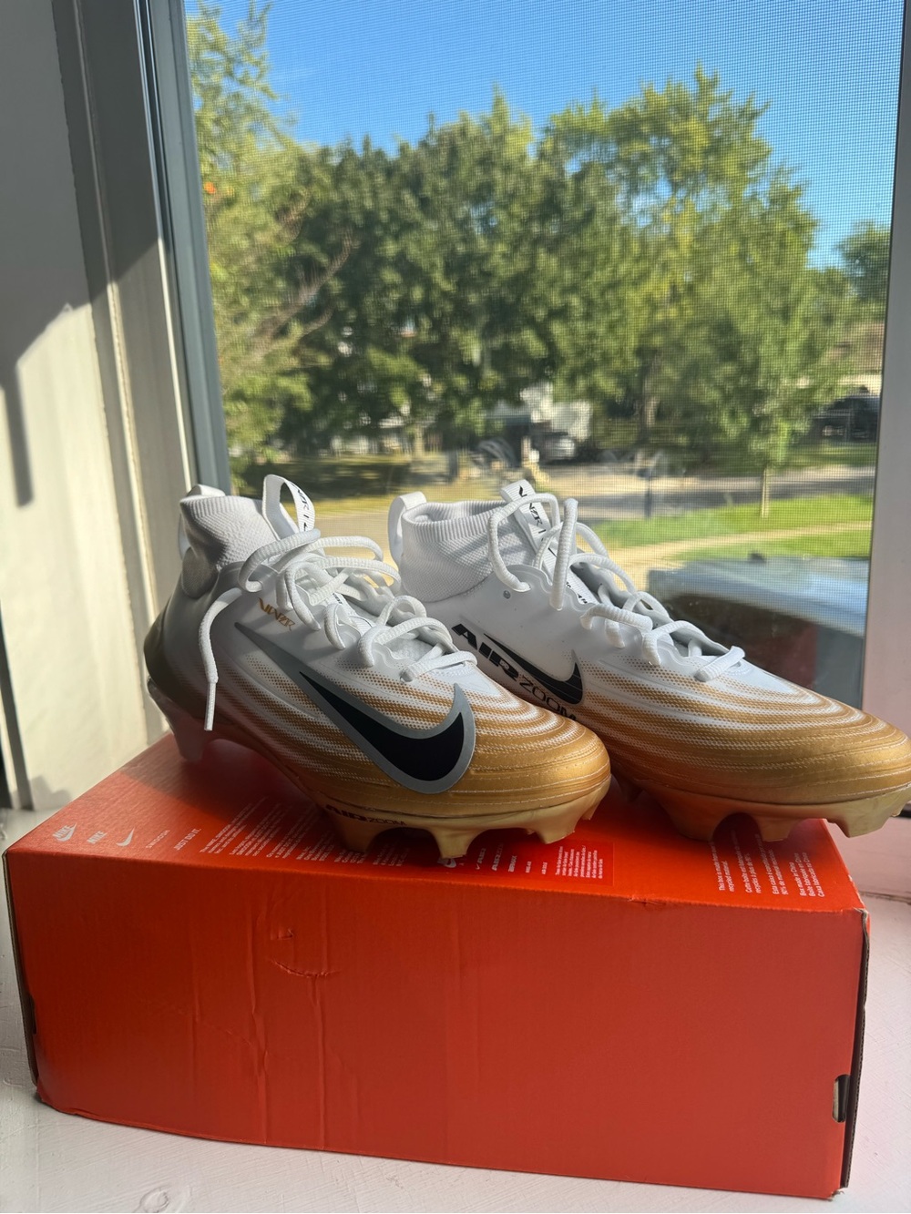 Nike Kids White & Gold Soccer Cleats with Black Swoosh